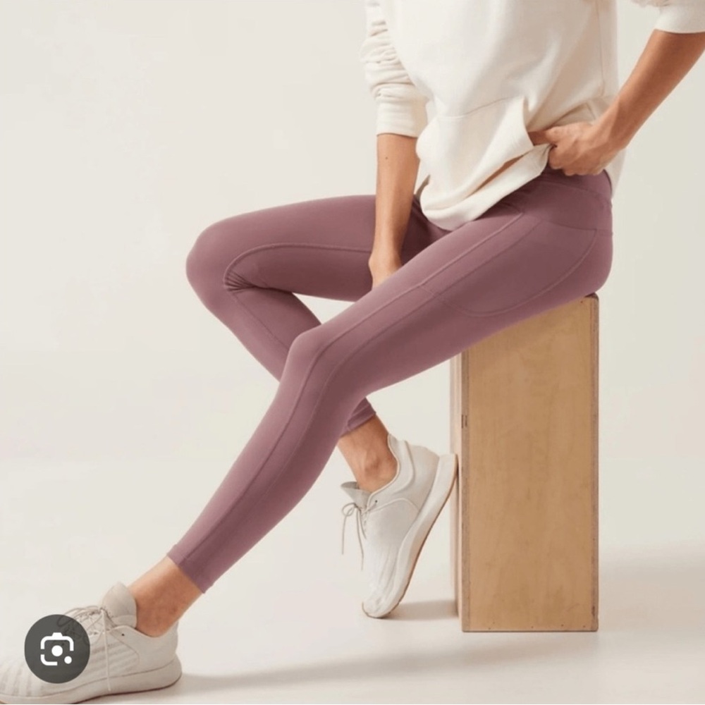 Athleta Ultimate Stash 7/8 legging